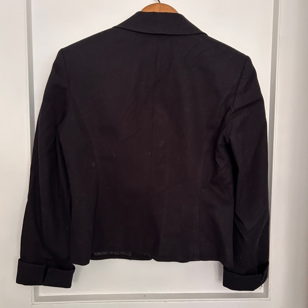Jones  New York Navy Blue Cropped Cotton and Lycra Blazer Size 6 - Picture 8 of 9